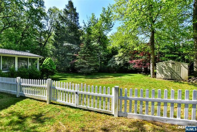 255 Park Avenue, Allendale, NJ 07401