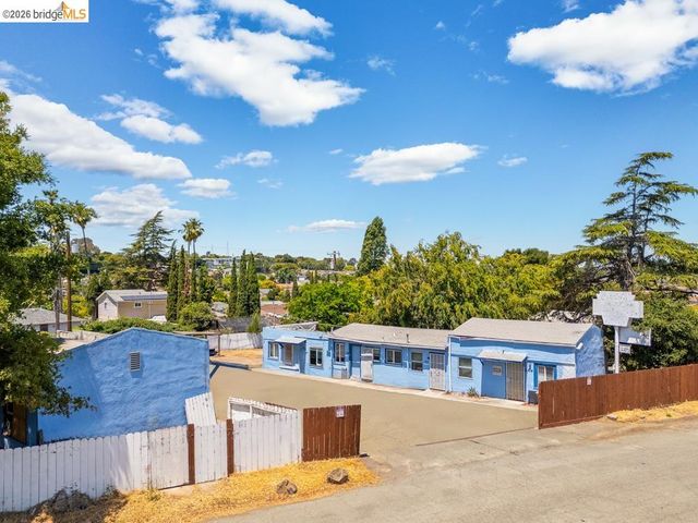 121 Lincoln Rd, Vallejo, CA 94590