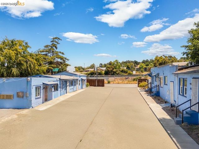 121 Lincoln Rd, Vallejo, CA 94590