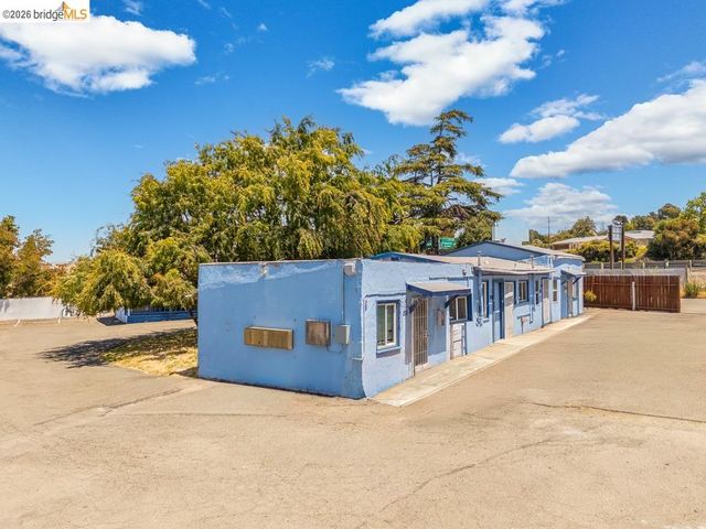 121 Lincoln Rd, Vallejo, CA 94590