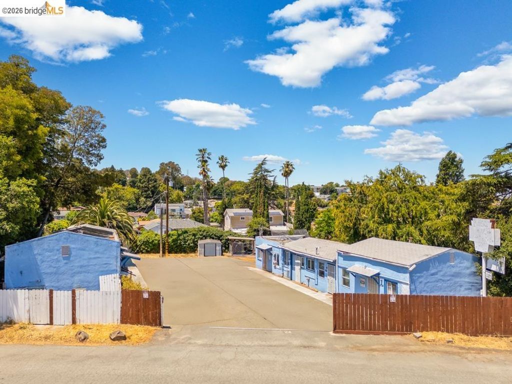 121 Lincoln Rd, Vallejo, CA 94590