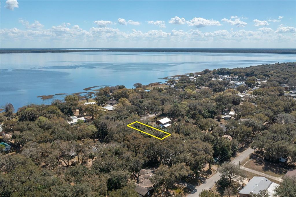 Image 6 of property listing at 00 W BEACH PARKWAY 0, Lake Wales, FL 33898