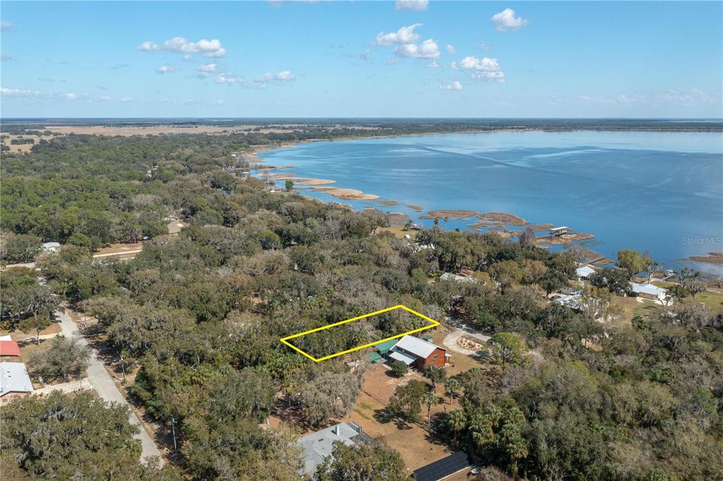 Image 7 of property listing at 00 W BEACH PARKWAY 0, Lake Wales, FL 33898