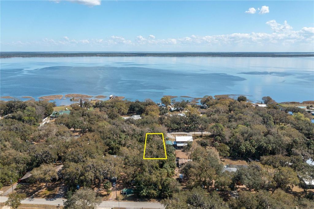 Image 8 of property listing at 00 W BEACH PARKWAY 0, Lake Wales, FL 33898