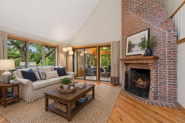 10420 Bluff Circle, Chaska, MN 55318