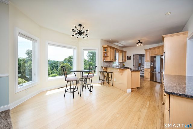 4 Nature Lane, Shelton, CT 06484