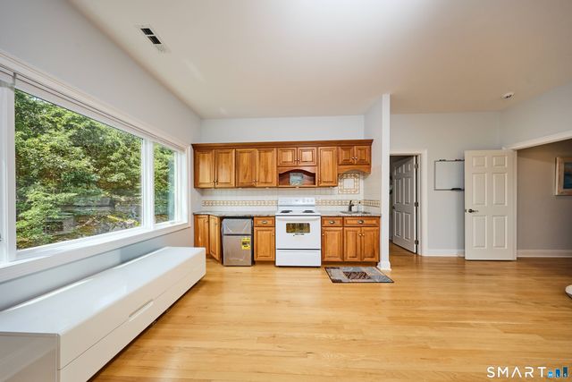 4 Nature Lane, Shelton, CT 06484