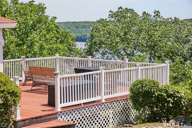 4 Nature Lane, Shelton, CT 06484
