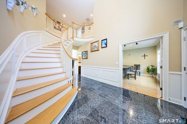 4 Nature Lane, Shelton, CT 06484