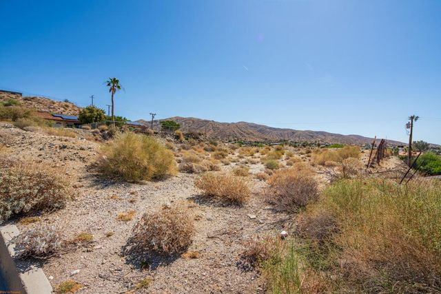 9288 Calle De Vecinos, Desert Hot Springs, CA 92240