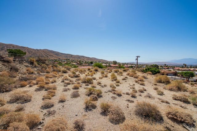 9288 Calle De Vecinos, Desert Hot Springs, CA 92240