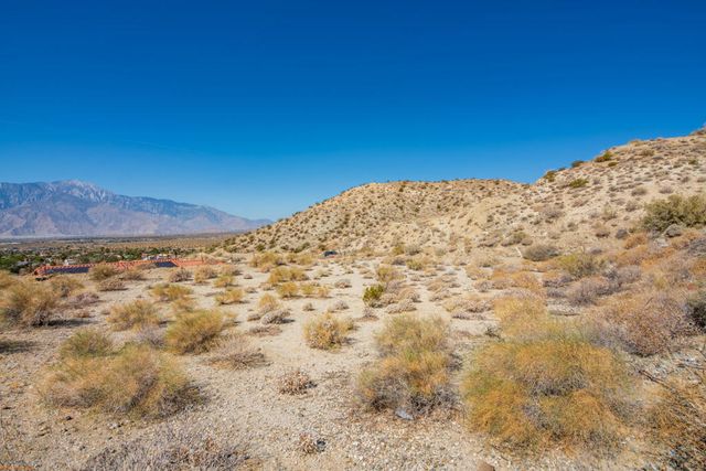 9288 Calle De Vecinos, Desert Hot Springs, CA 92240