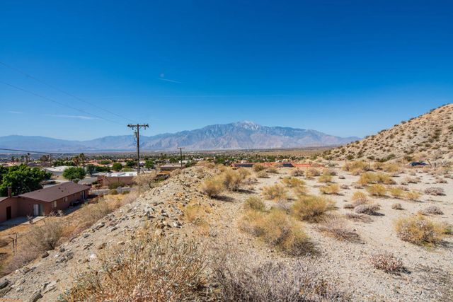 9288 Calle De Vecinos, Desert Hot Springs, CA 92240