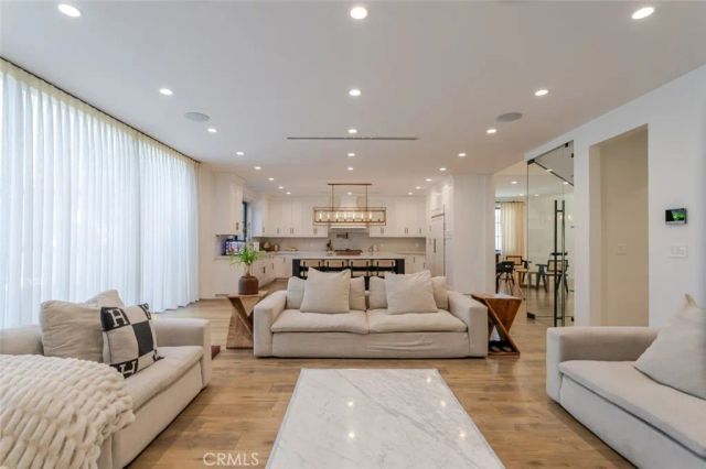 5949 Rhodes Avenue, Valley Village, CA 91607