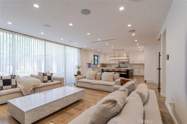 5949 Rhodes Avenue, Valley Village, CA 91607