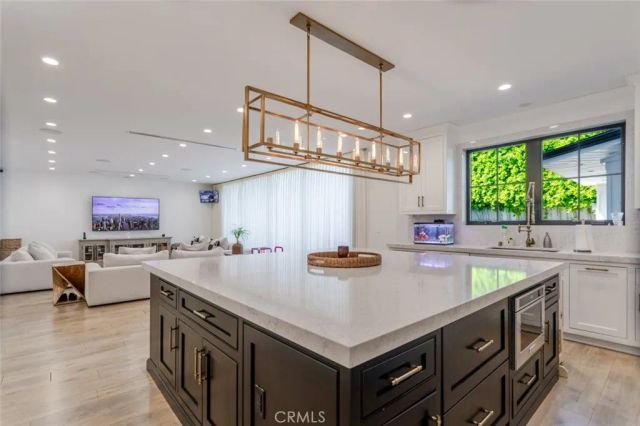 5949 Rhodes Avenue, Valley Village, CA 91607