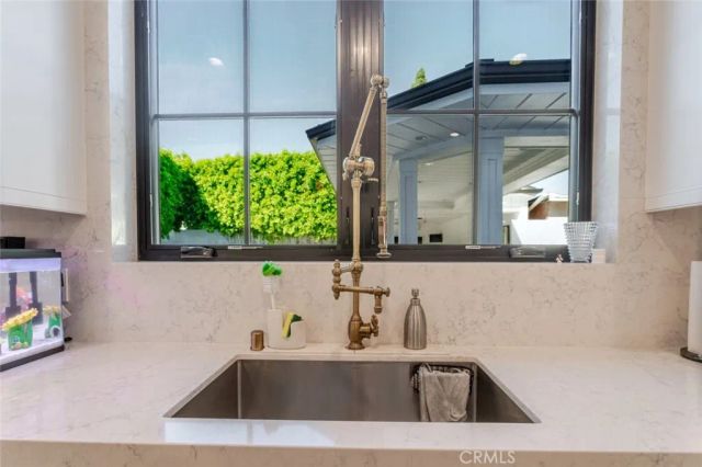 5949 Rhodes Avenue, Valley Village, CA 91607