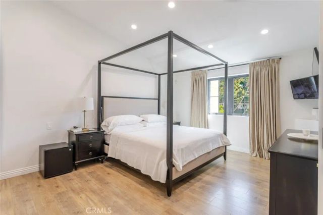 5949 Rhodes Avenue, Valley Village, CA 91607