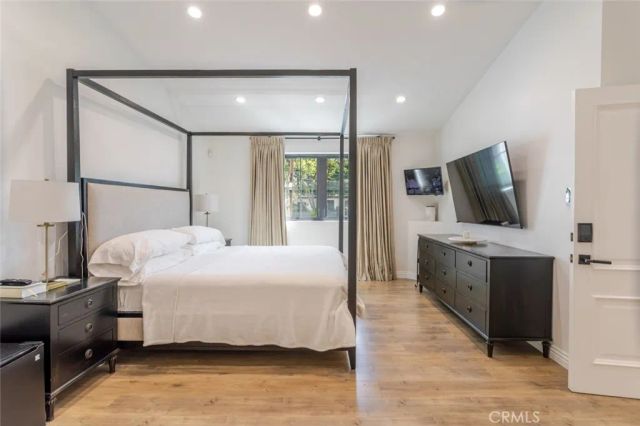 5949 Rhodes Avenue, Valley Village, CA 91607