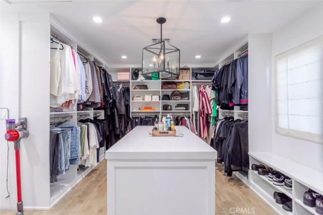 5949 Rhodes Avenue, Valley Village, CA 91607