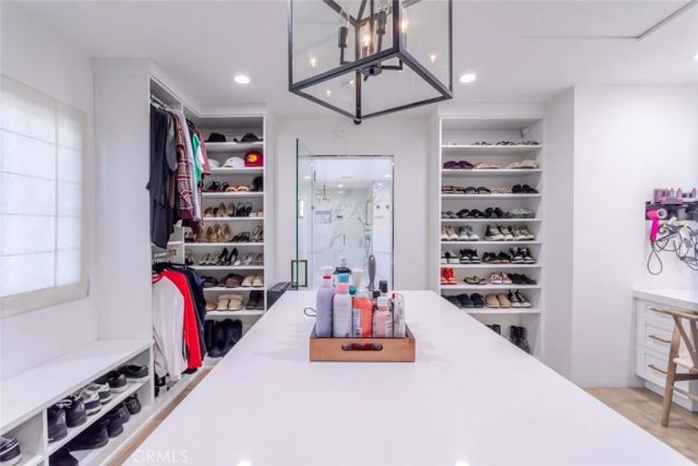 5949 Rhodes Avenue, Valley Village, CA 91607