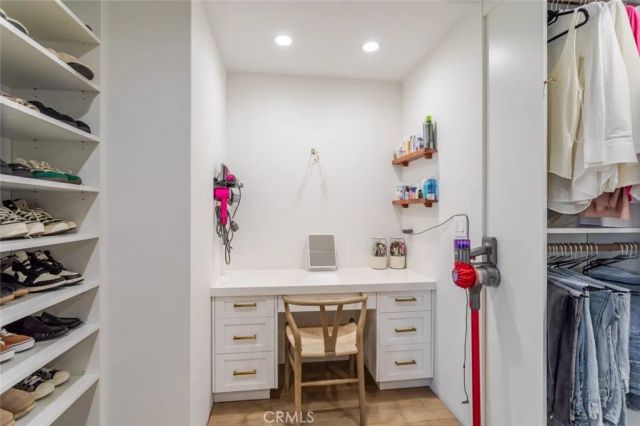 5949 Rhodes Avenue, Valley Village, CA 91607