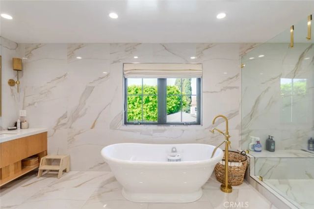 5949 Rhodes Avenue, Valley Village, CA 91607