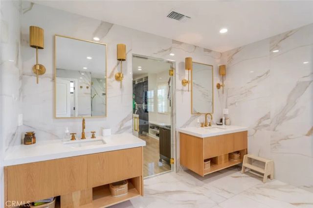 5949 Rhodes Avenue, Valley Village, CA 91607