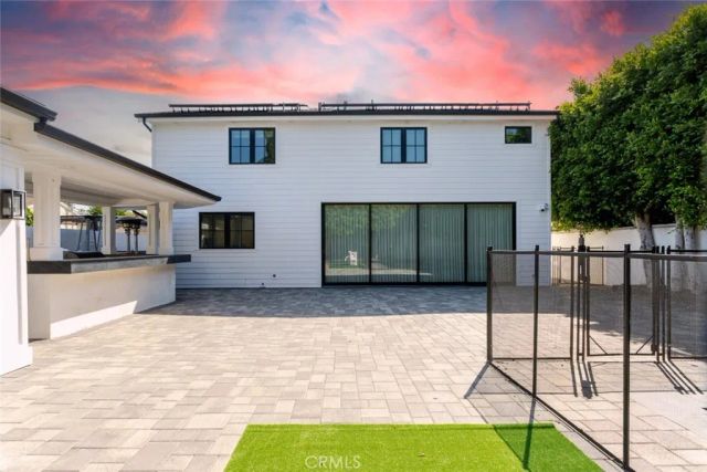 5949 Rhodes Avenue, Valley Village, CA 91607