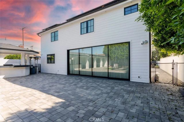 5949 Rhodes Avenue, Valley Village, CA 91607