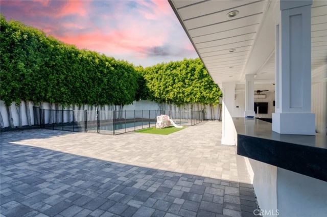 5949 Rhodes Avenue, Valley Village, CA 91607