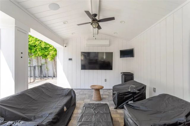 5949 Rhodes Avenue, Valley Village, CA 91607