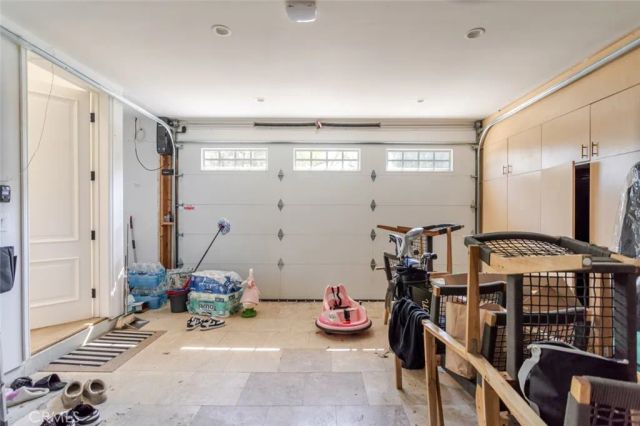 5949 Rhodes Avenue, Valley Village, CA 91607