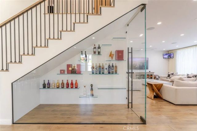 5949 Rhodes Avenue, Valley Village, CA 91607