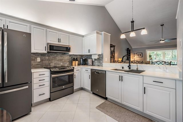 1801 E LAKE ROAD 6J, Palm Harbor, FL 34685