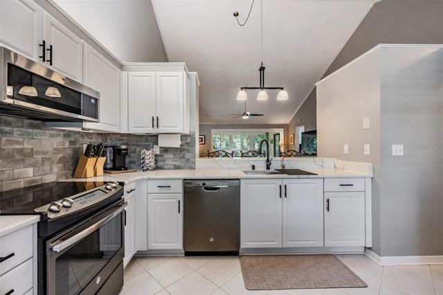 1801 E LAKE ROAD 6J, Palm Harbor, FL 34685