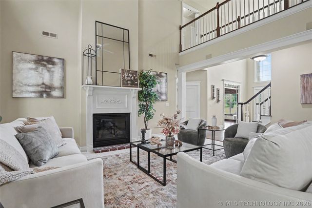 2325 W Lowry Road, Claremore, OK 74017