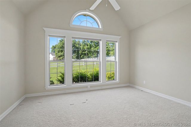 2325 W Lowry Road, Claremore, OK 74017