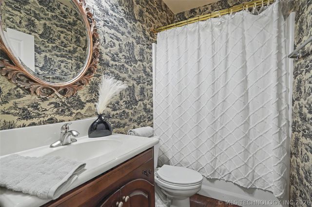 2325 W Lowry Road, Claremore, OK 74017