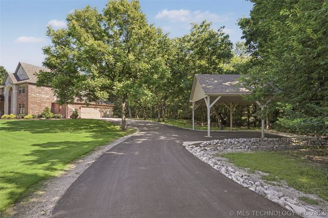 2325 W Lowry Road, Claremore, OK 74017