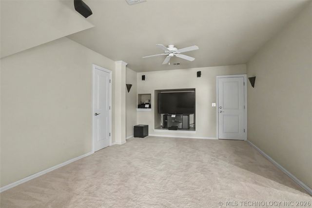 2325 W Lowry Road, Claremore, OK 74017