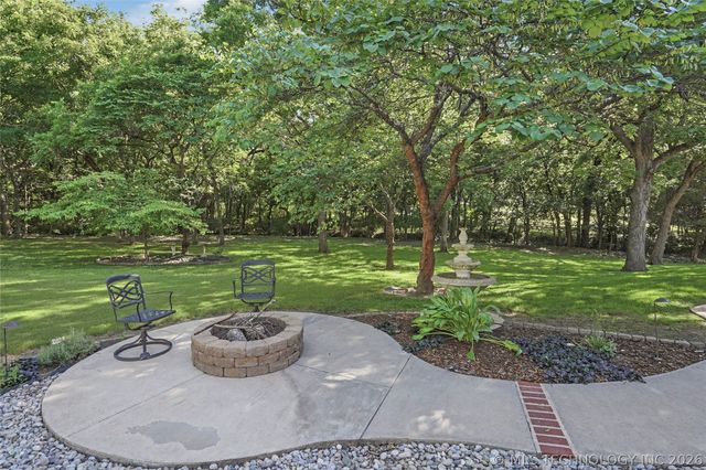 2325 W Lowry Road, Claremore, OK 74017