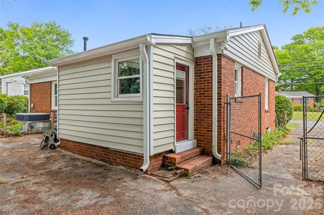 2242 Markham Court, Charlotte, NC 28205