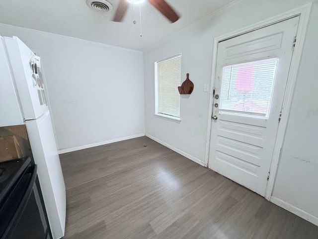 1706 Martin Luther Drive, Arlington, TX 76010