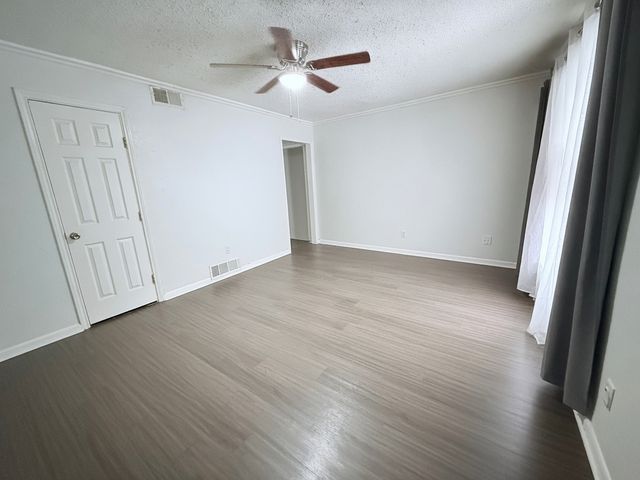 1706 Martin Luther Drive, Arlington, TX 76010