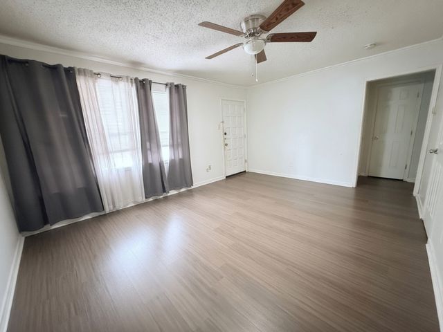 1706 Martin Luther Drive, Arlington, TX 76010