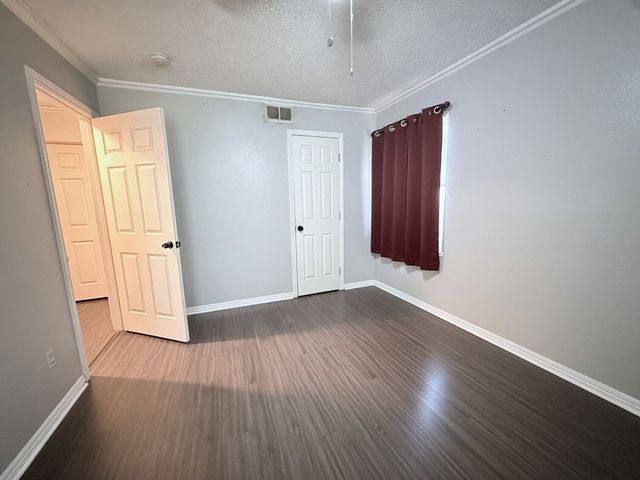 1706 Martin Luther Drive, Arlington, TX 76010