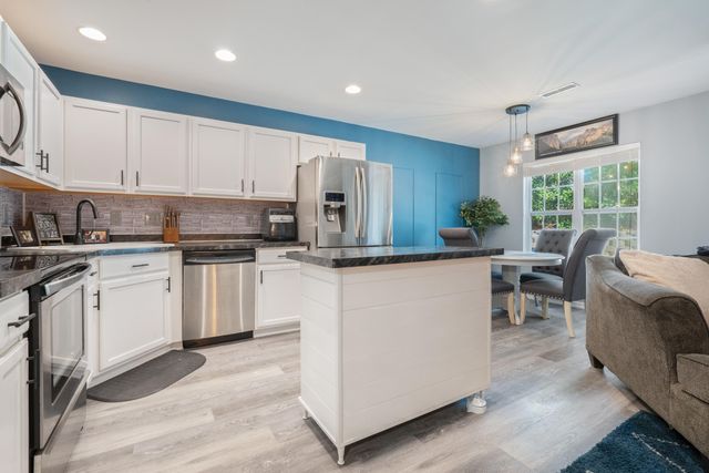 103 Taylor Circle, Goose Creek, SC 29445