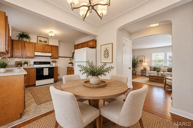 2718 Bremerton Road, Brentwood, MO 63144