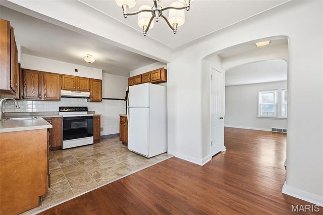 2718 Bremerton Road, Brentwood, MO 63144